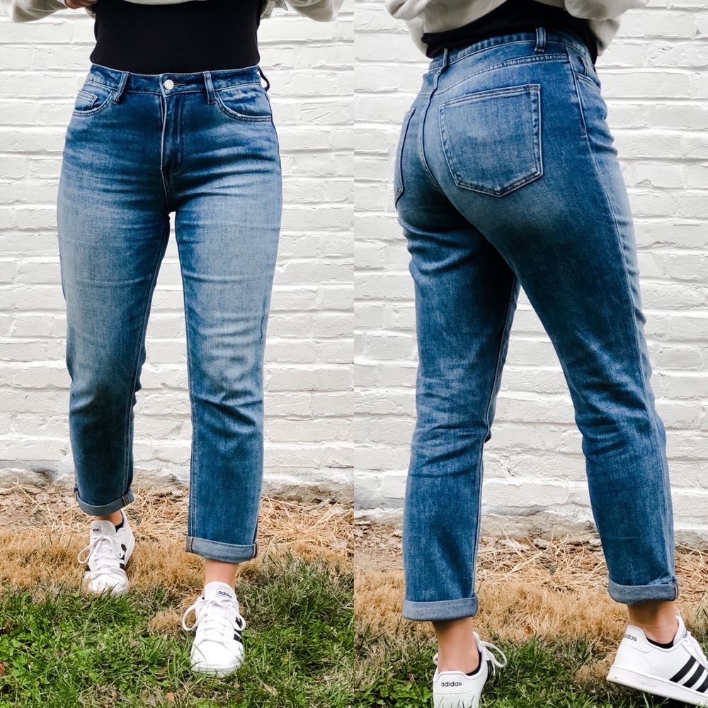 BNWT Button Closure Boyfriend Jean